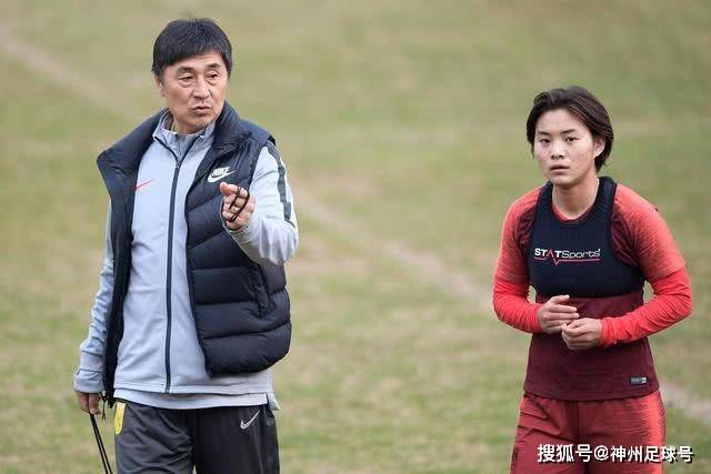WNBA单赛季两双纪录更新在即：里斯领跑前三名